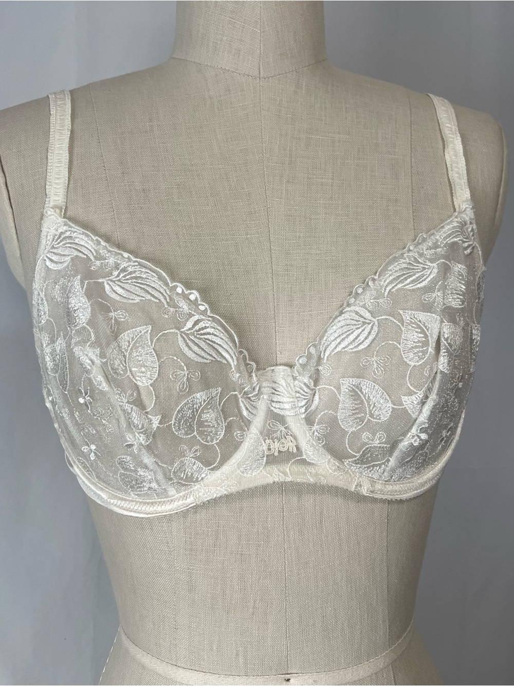 Vintage Christian Dior 1980s cream lace underwire floral detail size 36C